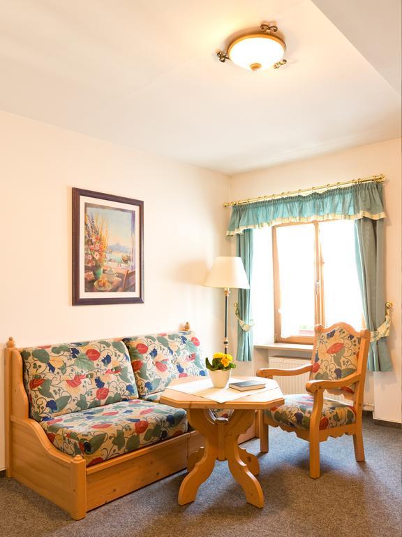 Hotel Lobmeyer Roding Room photo